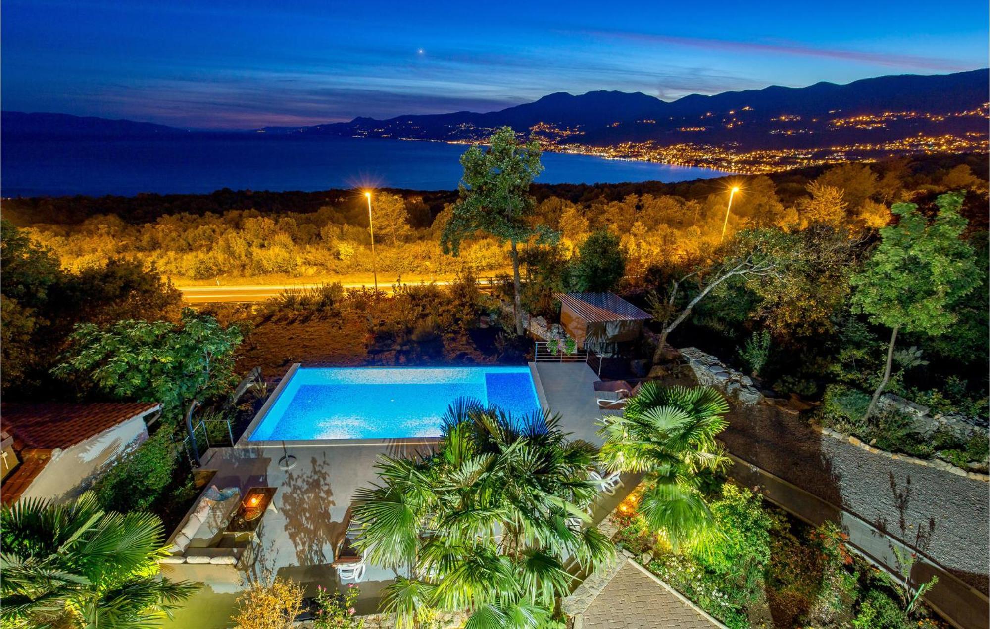 Lovely Apartment In Rijeka With Wifi Zewnętrze zdjęcie